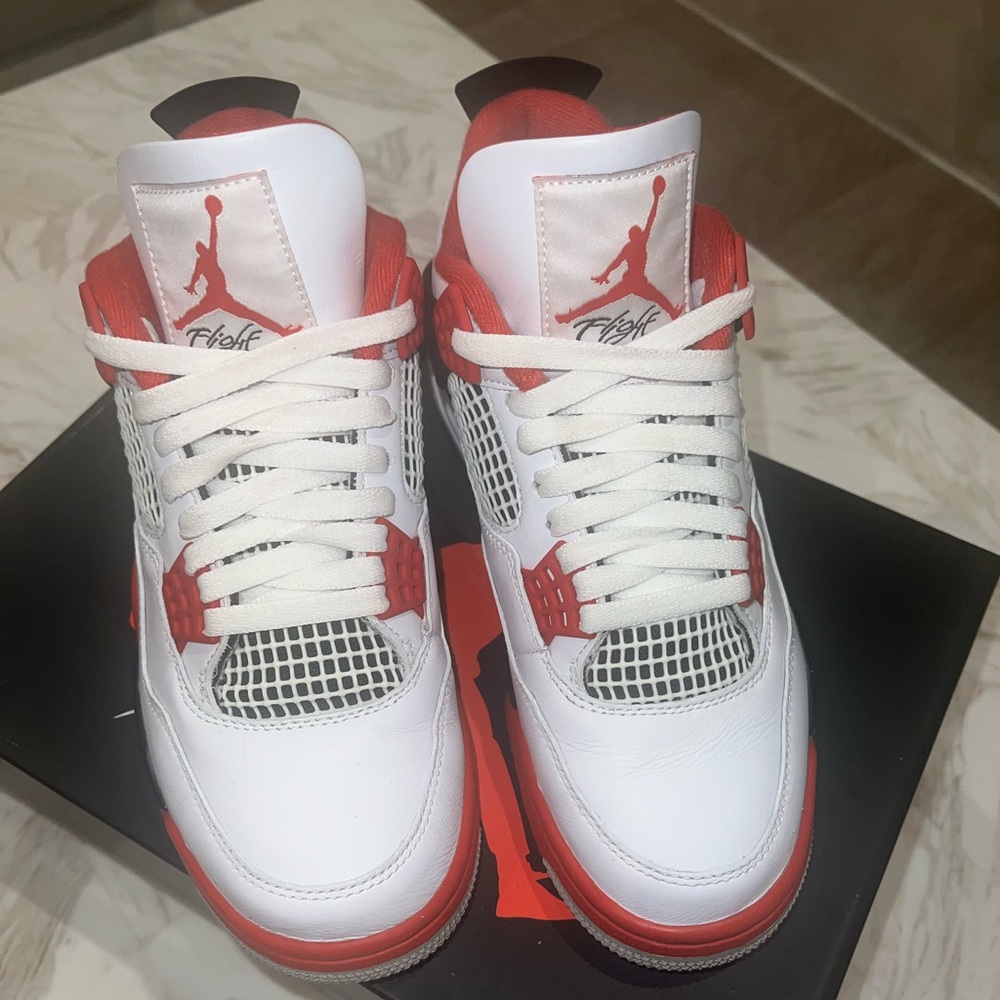 Jordan 4 Fire Red